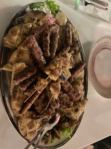 Plata s roštilja